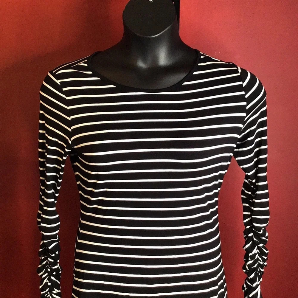 VINCE CAMUTO TOP SIZE S - Picture 2 of 4